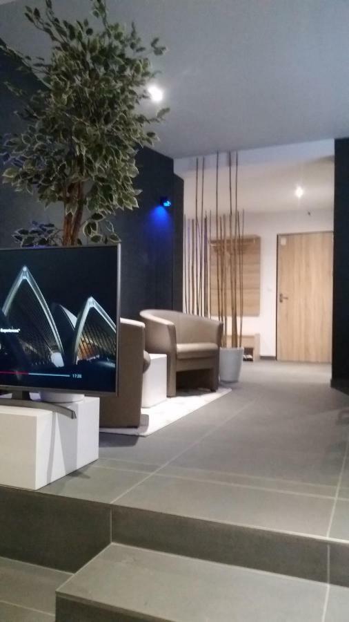 Apartman Tomas Lägenhet Košice Exteriör bild