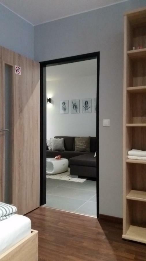Apartman Tomas Lägenhet Košice Exteriör bild